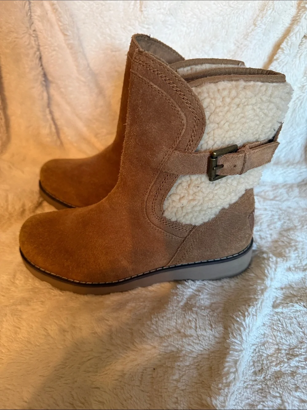 UGG Australia Chestnut Suede Shearling Buckle Ankle Boots Kids Size 3 Winter